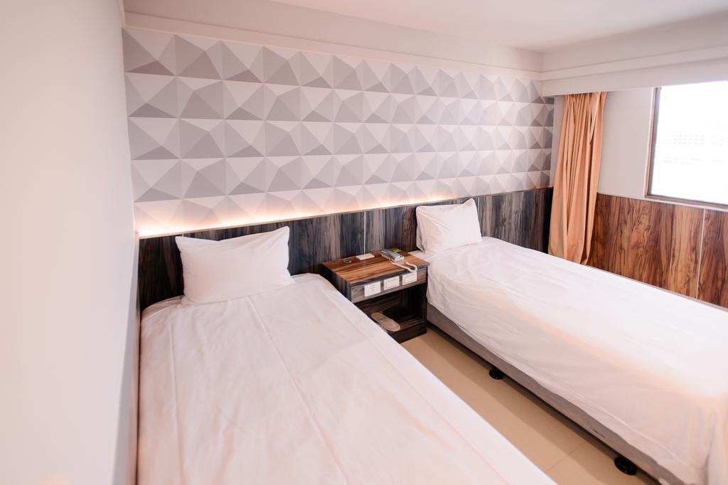Kiwi-Taichung Station Branch 1 Otel Dış mekan fotoğraf