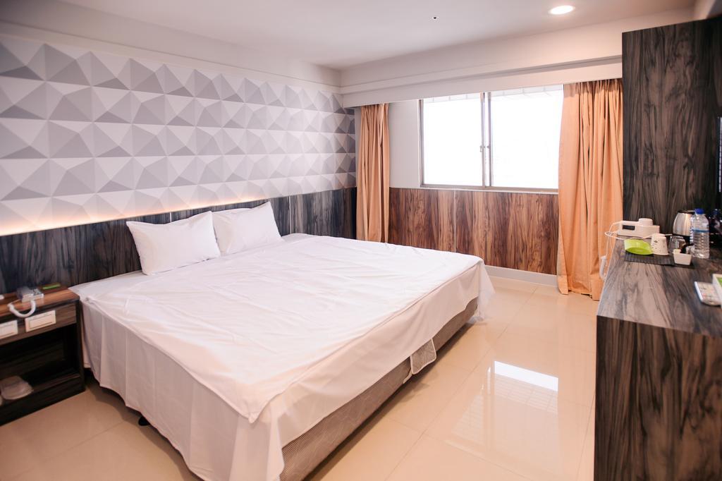Kiwi-Taichung Station Branch 1 Otel Dış mekan fotoğraf
