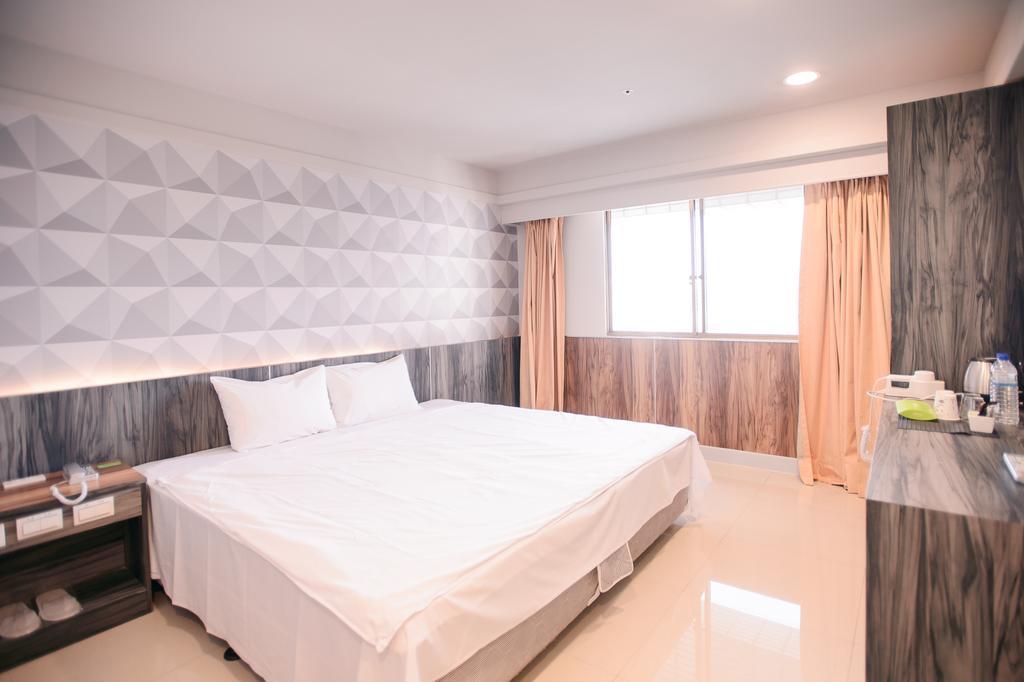 Kiwi-Taichung Station Branch 1 Otel Dış mekan fotoğraf