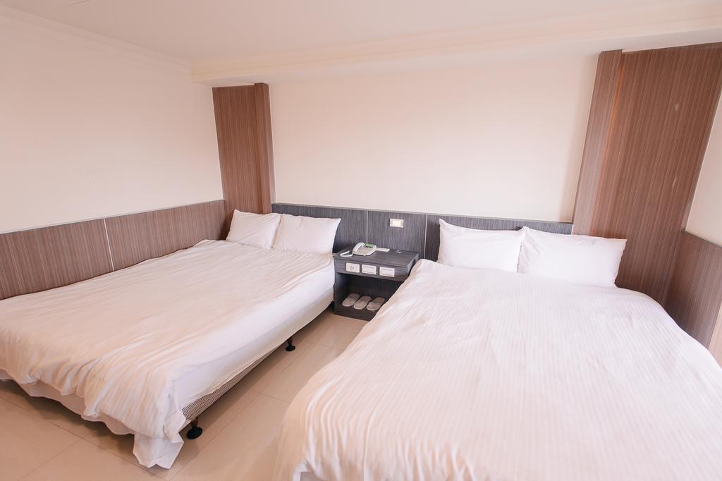 Kiwi-Taichung Station Branch 1 Otel Dış mekan fotoğraf